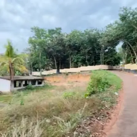 50 cent land with house in Nadakkal, Kalluvathukkal-Kollam