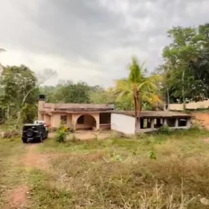 50 cent land with house in Nadakkal, Kalluvathukkal-Kollam