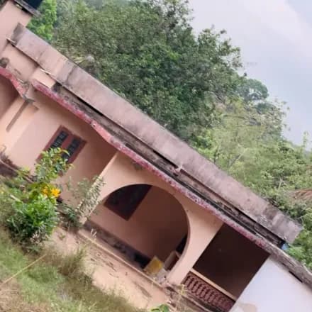 50 cent land with house in Nadakkal, Kalluvathukkal-Kollam