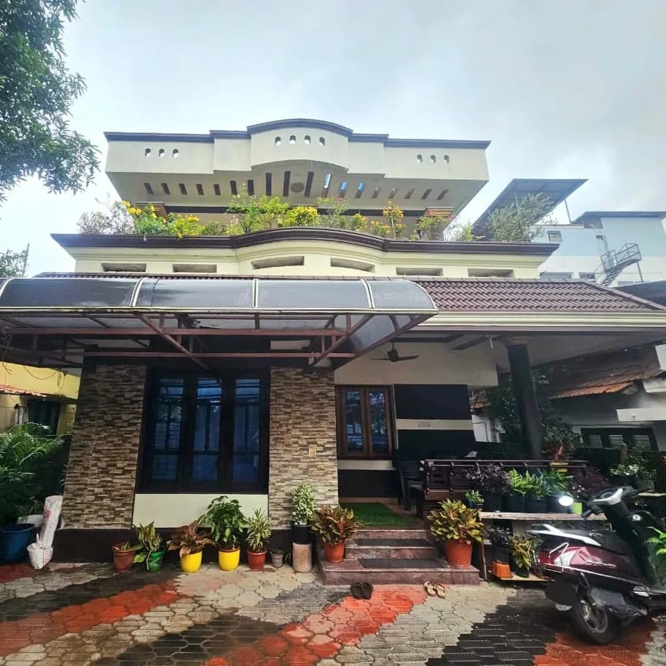5.75 Cents with 5 BHK in Polayathodu Jn, Kollam