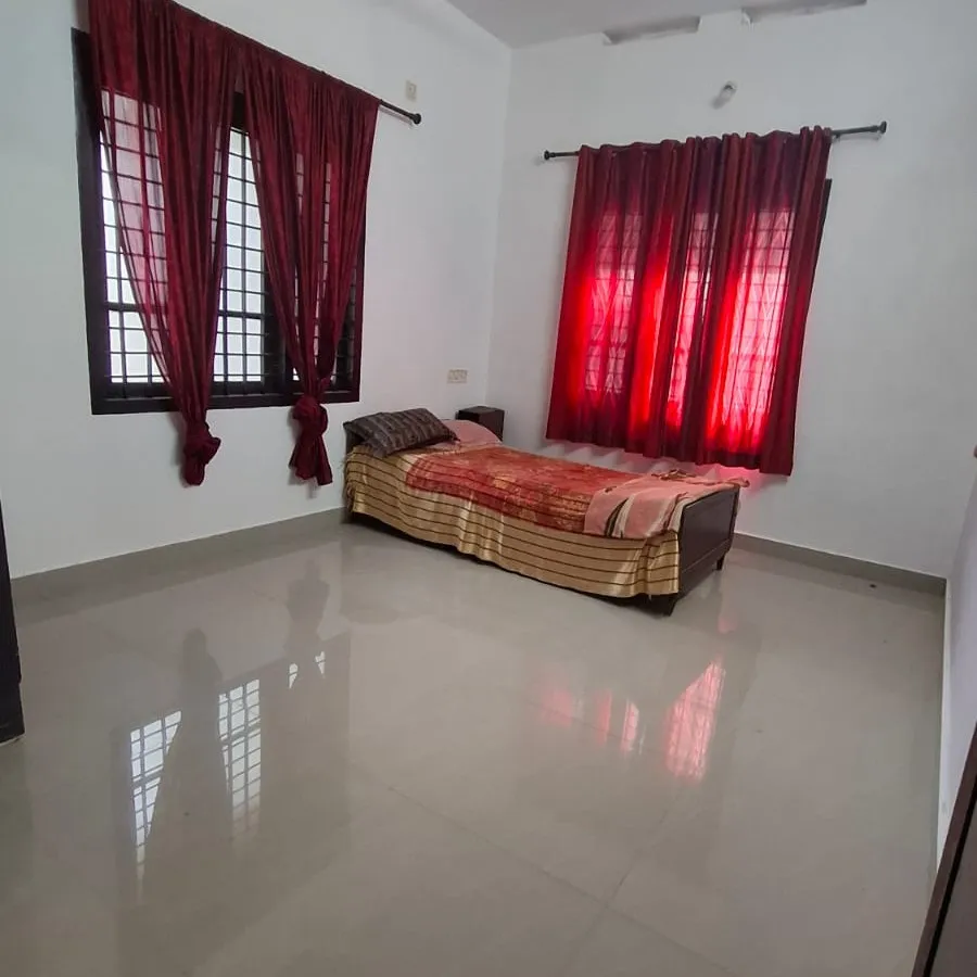 5.75 Cents with 5 BHK in Polayathodu Jn, Kollam