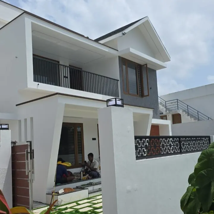 5 cent land with 4BHK - 50m from Kannanaloor-Kottiyam road