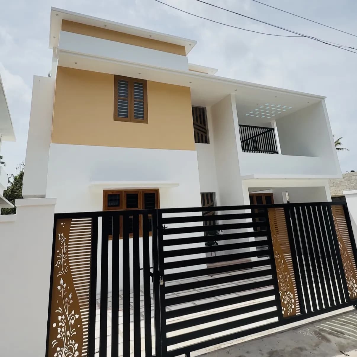 5.5 Cents 3BHK house near Mammoodu Junction, Kollam